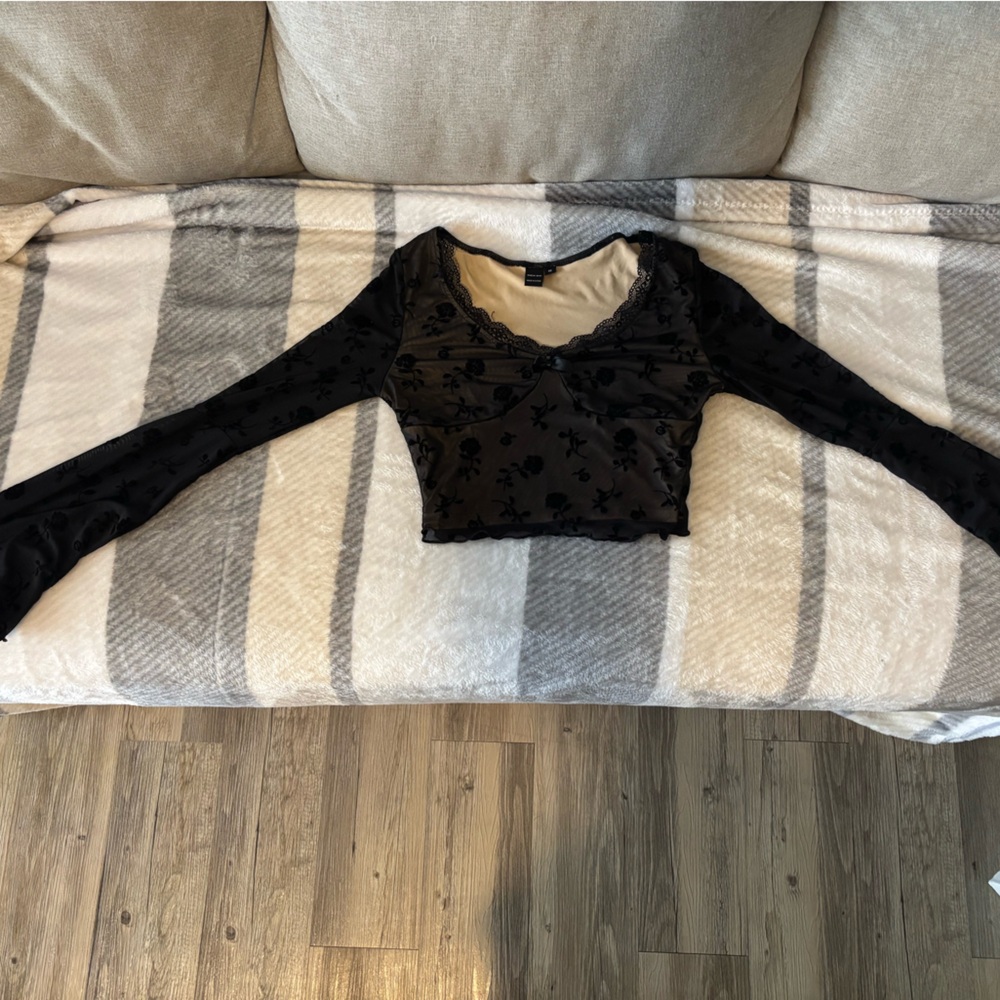 Black Floral Lace Long Sleeve